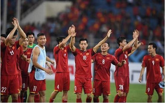 Thắng 2-1, Việt Nam vào chung kết AFF Cup sau 10 năm