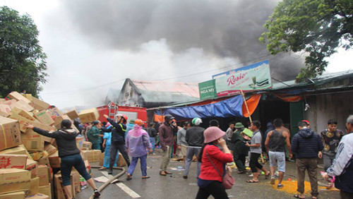 Bộ Công an vào cuộc điều tra vụ cháy kho hàng gần chợ Vinh