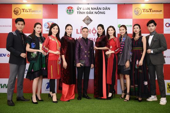 Nhà thiết kế Đỗ Trịnh Hoài Nam sẽ trình diễn BST tại Lễ hội văn hóa thổ cẩm Việt Nam