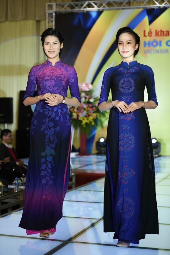 Nhà thiết kế Đỗ Trịnh Hoài Nam mở màn VIFF 2018 với BST “Sắc màu phương Đông”