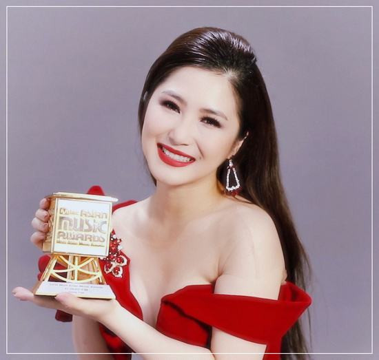 Hương Tràm thắng giải 'Nghệ sĩ châu Á xuất sắc' của MAMA 2018