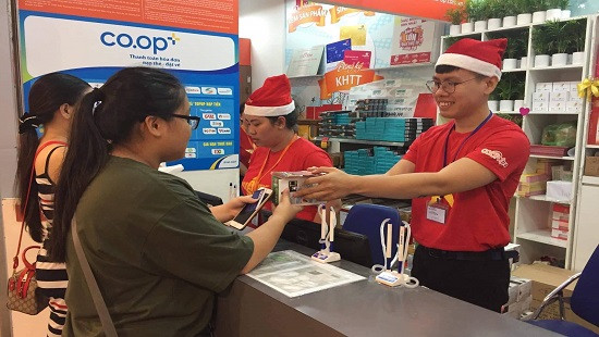 Các siêu thị của Saigon Co.op khuyến mãi mừng chiến thắng Việt Nam