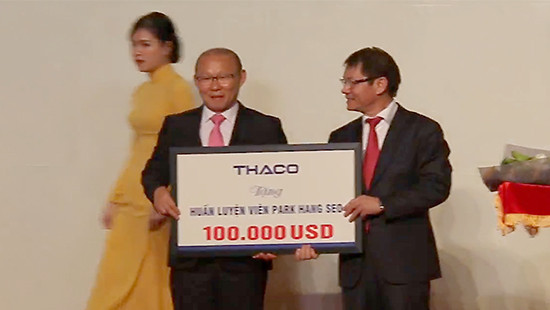 HLV Park Hang-seo dùng 100.000 USD tiền thưởng làm từ thiện