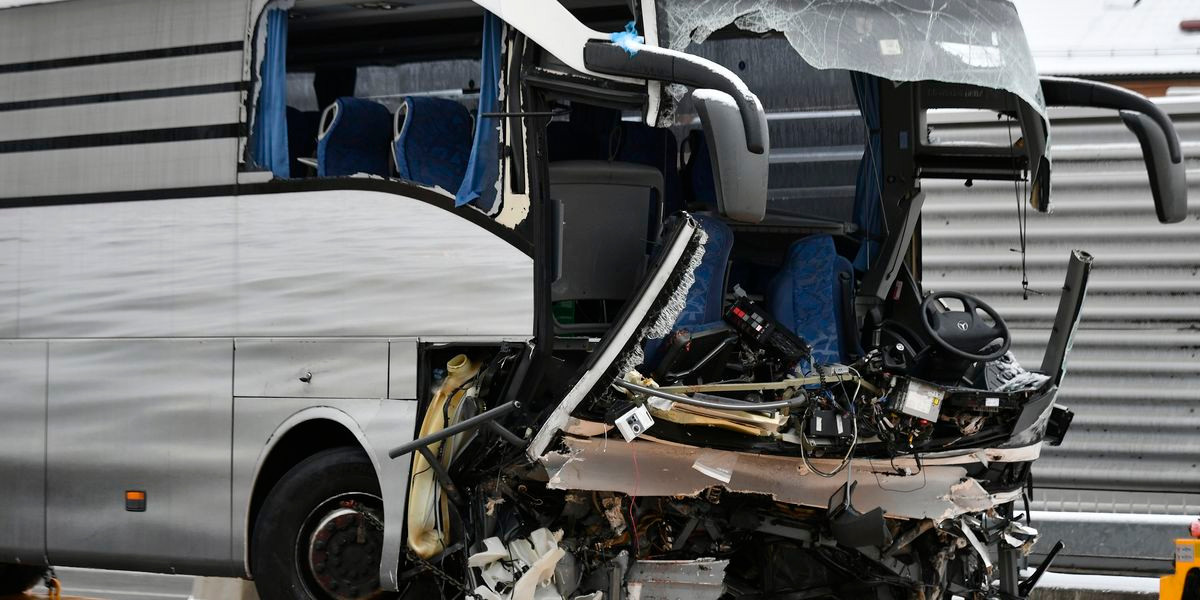 Thụy Sĩ: Tai nạn giao thông kinh hoàng, 45 người thương vong