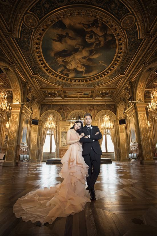 Bộ ảnh cưới tái hiện chuyện tình Paris đúng nghĩa của cặp đôi đẹp như tranh