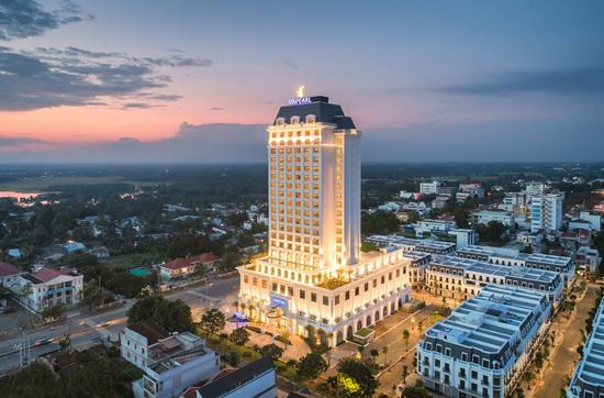Khách sạn 5 sao Vinpearl Hotel Tây Ninh rực rỡ khai trương ngay trong ngày Giáng Sinh