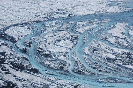 Băng trên đảo Greenland tan chảy giữa mùa đông lạnh giá