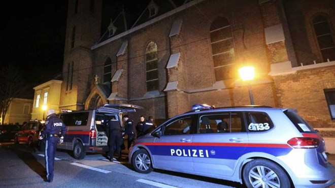 Nổ súng tại nhà thờ Công giáo ở Áo, 15 người bị thương