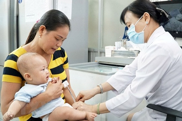 30 trẻ nhập viện sau khi tiêm vắc xin ComBE Five