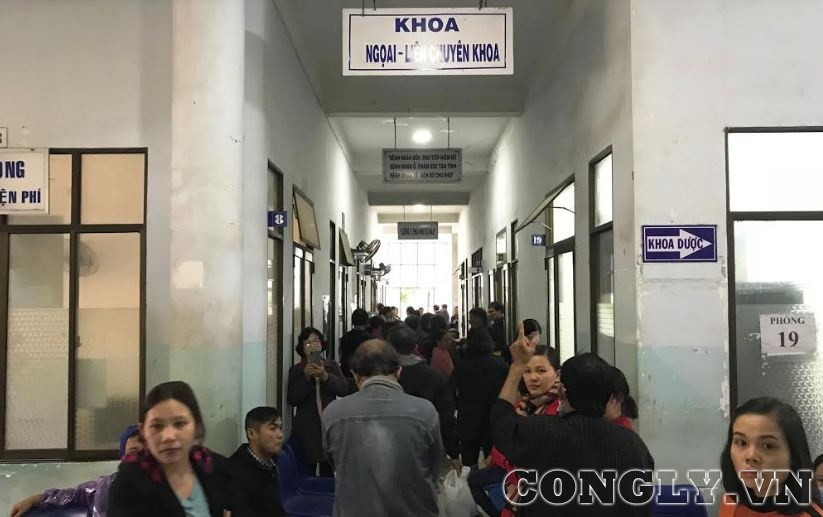 Quảng Ngãi: Người dân phản ứng khi bệnh viện bị sáp nhập