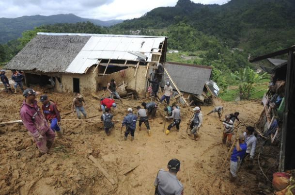 Sạt lở đất tại Indonesia làm 15 người thiệt mạng 