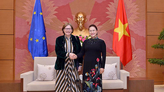 Chủ tịch Quốc hội Nguyễn Thị Kim Ngân tiếp Phó Chủ tịch EP