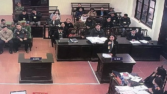 Xét xử vụ án chạy thận: Phó GĐ BVĐK Hòa Bình mong HĐXX đưa ra quyết định đúng luật pháp