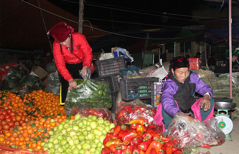 Độc đáo chợ phiên Đồng Văn ngày cuối tuần