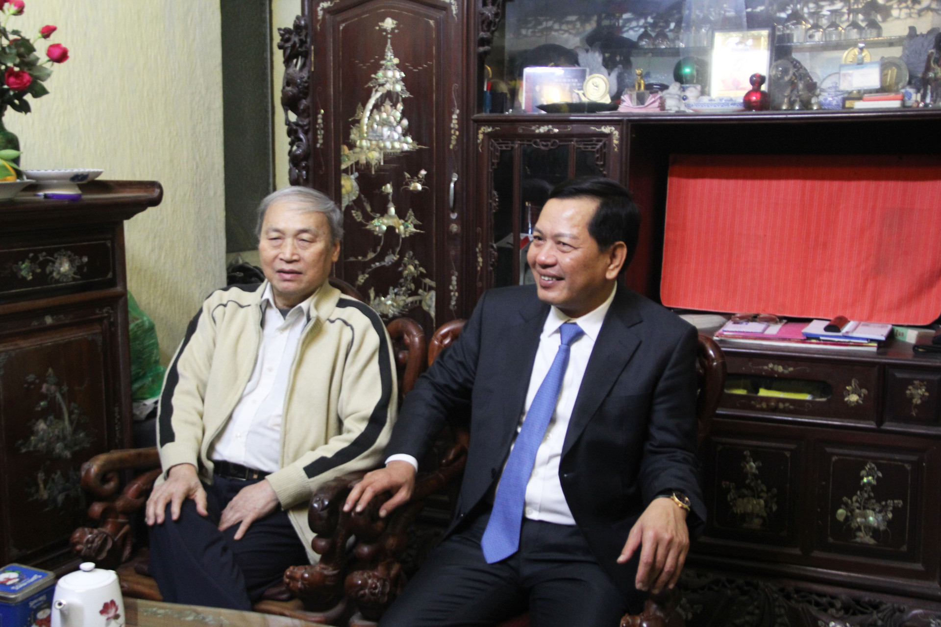 Phó Chánh án Nguyễn Văn Du chúc Tết gia đình các đồng chí nguyên lãnh đạo TANDTC