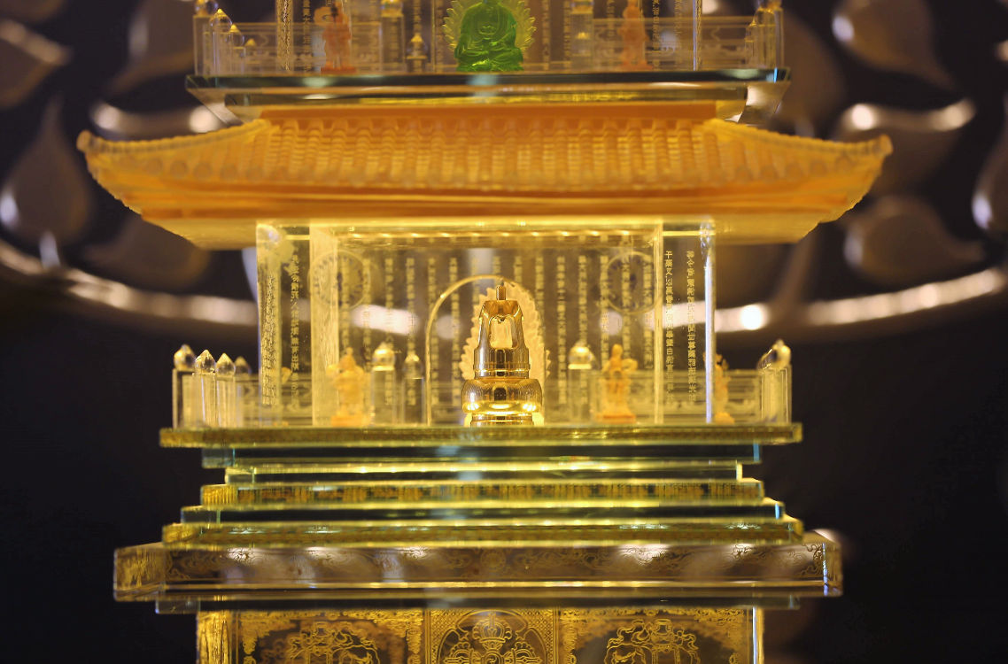 Bên trong nơi đặt xá lợi Phật trên đỉnh thiêng Fansipan Bên trong nơi đặt xá lợi Phật trên đỉnh thiêng Fansipan