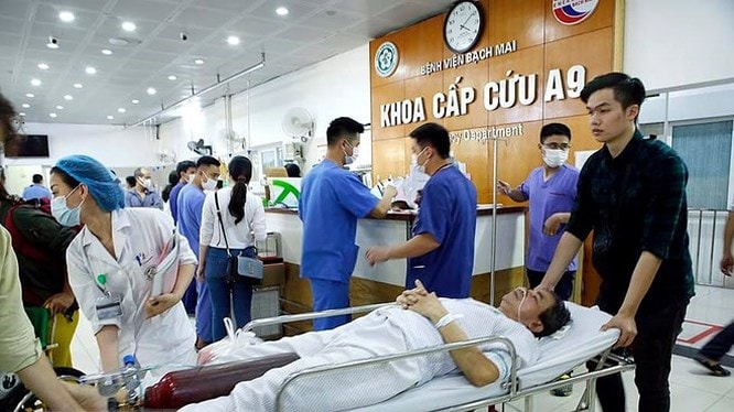 Bệnh nhân “đua nhau” nhập viện dịp Tết, bác sĩ kiệt sức vì cấp cứu