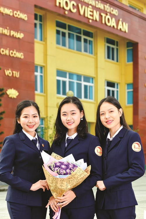 Phạm Thị Hương Giang- SV Học viện Toà án, Á khôi “Charm of Law 2018”: Ước mơ trở thành Thẩm phán
