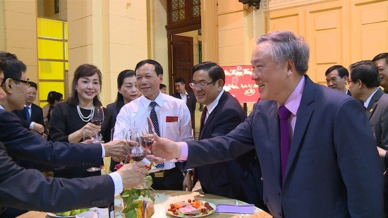 Chánh án TANDTC Nguyễn Hòa Bình chúc Tết cán bộ TANDTC và TAQS Trung ương