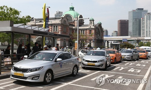 Hàn Quốc: Đình chỉ hoạt động 730 xe taxi từ chối đón khách 