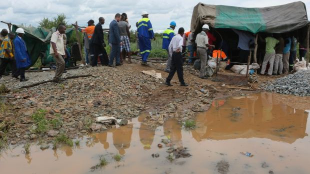 Sập mỏ vàng khai thác trái phép ở Zimbabwe, hàng chục người mất tích