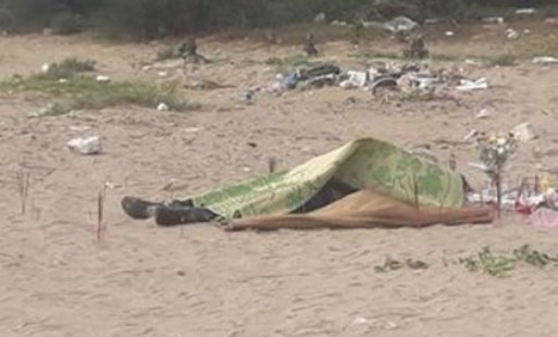 Lại phát hiện xác chết dạt vào bờ biển ở Thanh Hóa