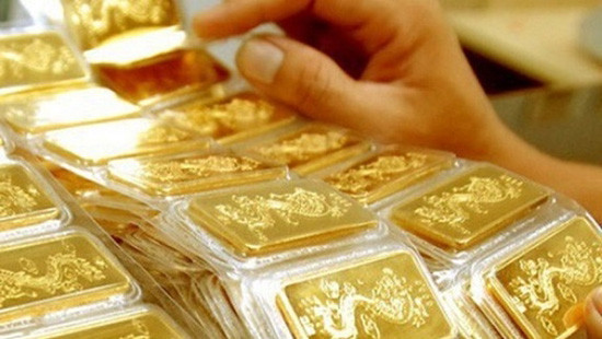 Giá vàng hôm nay bật tăng cả trăm nghìn đồng mỗi lượng