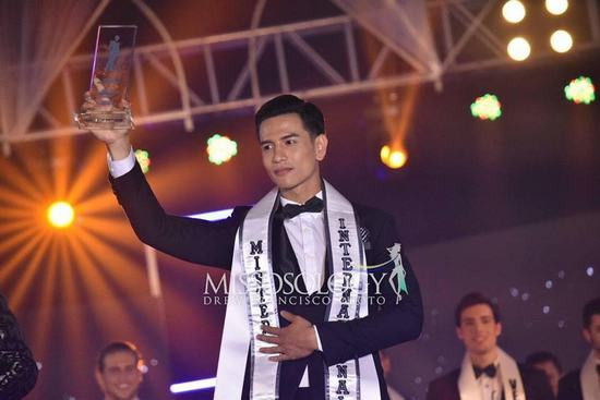 Đại diện Việt Nam xuất sắc đăng quang Mr International 2019