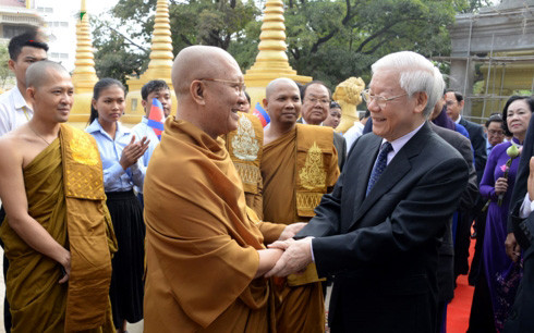 Tổng Bí thư, Chủ tịch nước thăm hai Đại tăng thống Campuchia