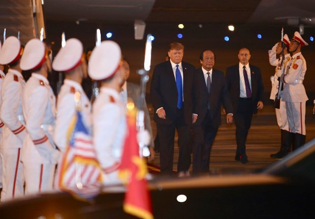 Tổng thống Mỹ Donald Trump đã đến Hà Nội dự Hội nghị Thượng đỉnh Mỹ-Triều
