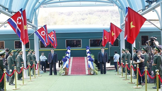 Đoàn tàu bọc thép vào ga Đồng Đăng, chuẩn bị đón Chủ tịch Kim Jong-un về nước