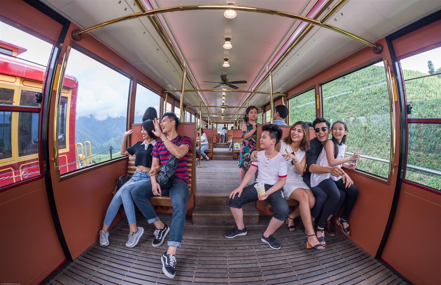 Khám phá tuyến tàu hỏa leo núi hiện đại nhất Việt Nam