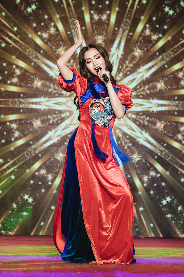 Nhật Hà mang “gánh lô tô” lên sân khấu Hoa hậu Chuyển giới quốc tế