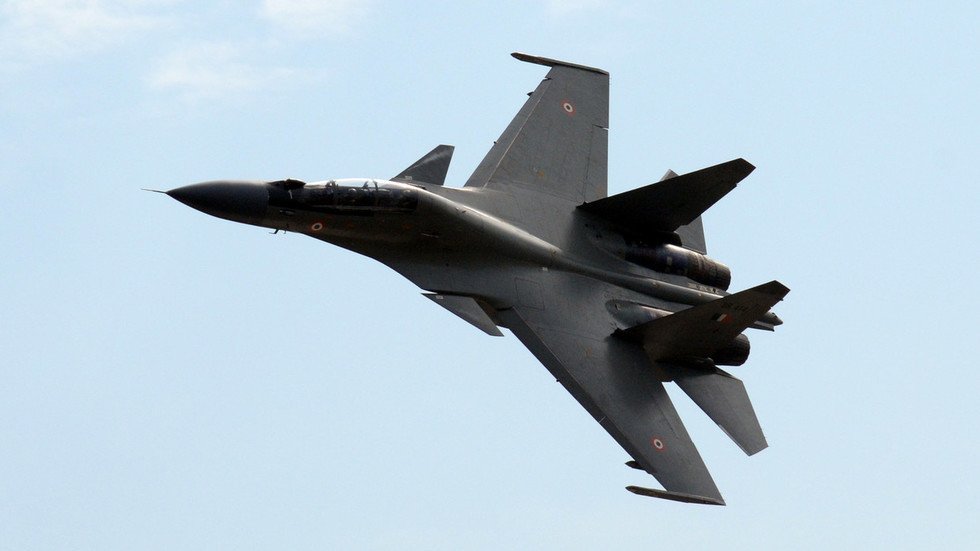 Ấn Độ điều Su-30 bắn hạ máy bay không người lái Pakistan