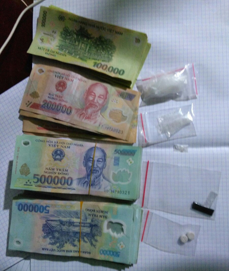 Tạm giữ vợ chồng mua ma túy từ TP Hồ Chí Minh về An Giang bán kiếm lời