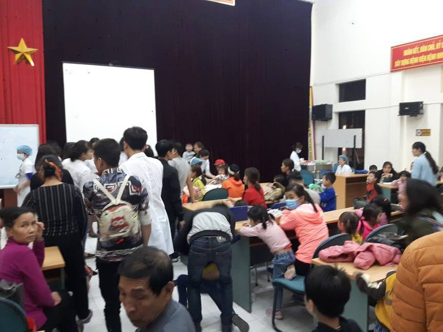 Nghi nhiễm sán lợn, 400 học sinh ở Bắc Ninh được đưa về Hà Nội xét nghiệm