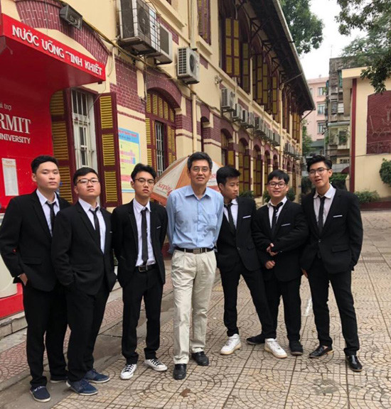 “Đứng hình” trước Hotboy Trần Phú (Hà Nội): Vừa đẹp trai vừa đa tài