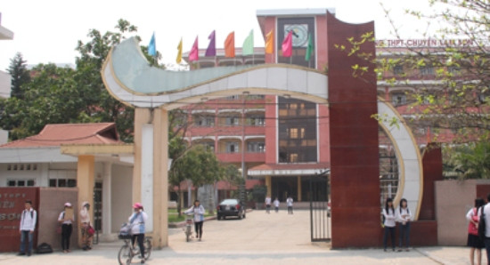 Yêu cầu kiểm điểm, làm rõ trách nhiệm sai phạm tại Trường THPT chuyên Lam Sơn 