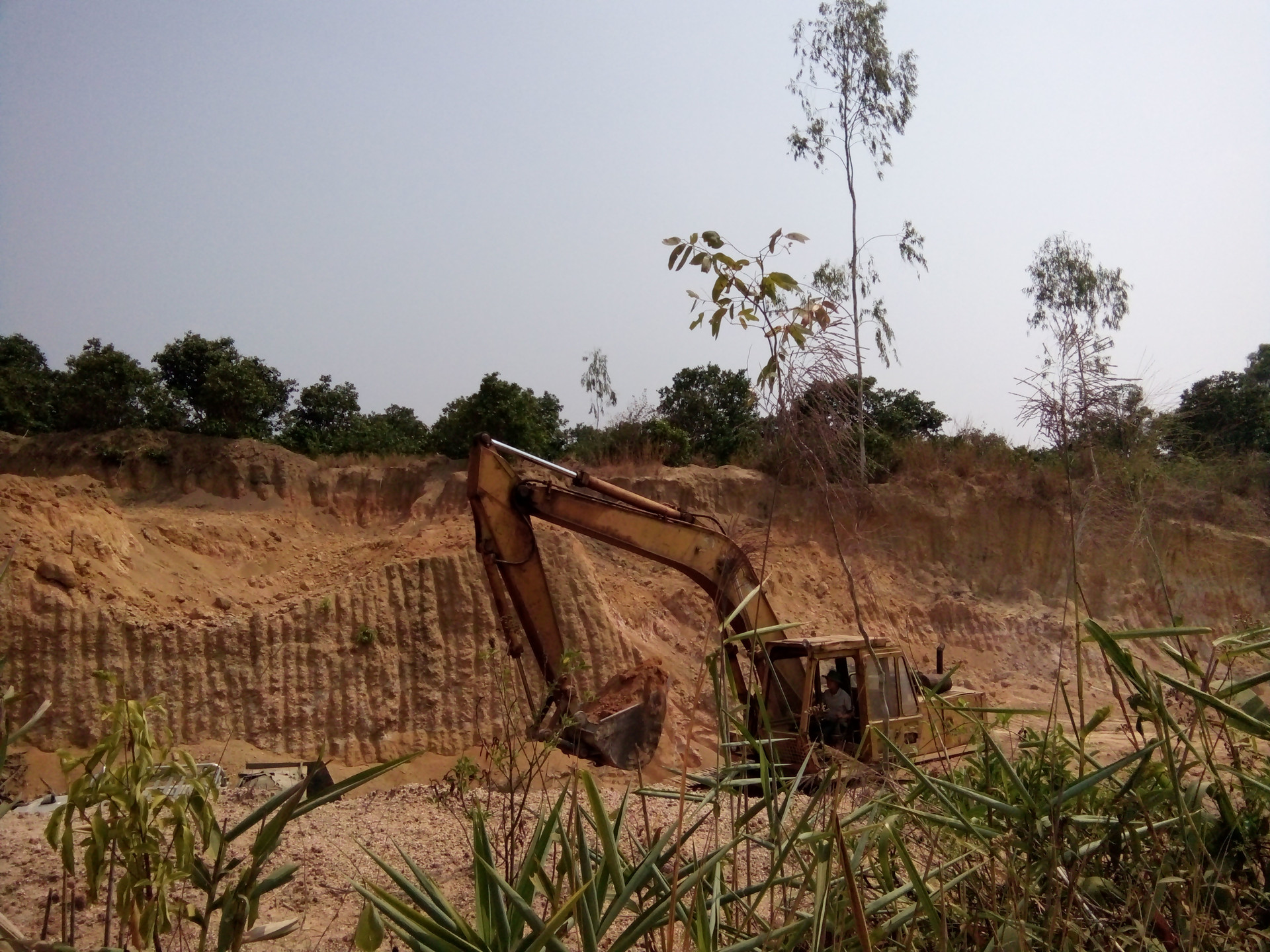Đắk Đoa-Gia Lai: Tái diễn điểm khai thác đất trái phép ở Hà Bầu