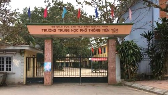 Gần 600 học sinh Quảng Ninh nghỉ học để phản đối chuyển trường