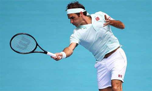 Federer khiến đối thủ sợ hãi, liên tục tự đánh hỏng. Ảnh: Sky.