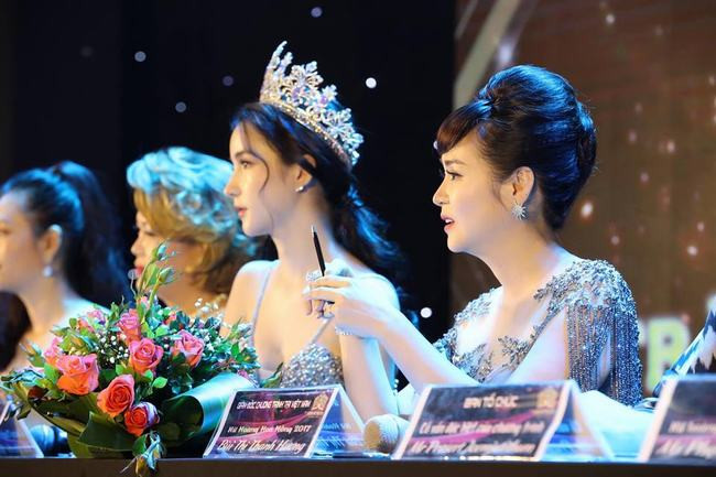 Nữ hoàng hoa hồng Bùi Thanh Hương lộng lẫy tại họp báo Queen of The Spa