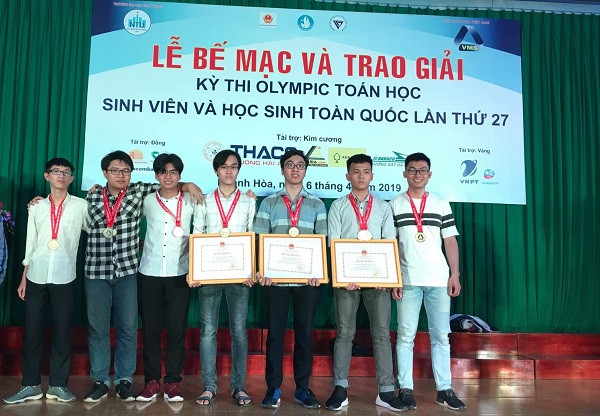 7/7 sinh viên của ĐH Bách khoa Hà Nội giành giải nhất trong kỳ thi Olympic Toán học toàn quốc