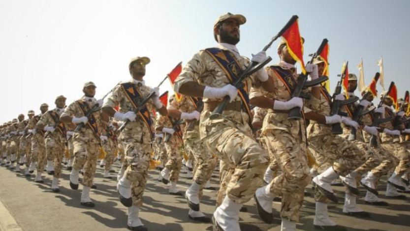 Iran và Mỹ dọa liệt quân đội của nhau vào diện khủng bố