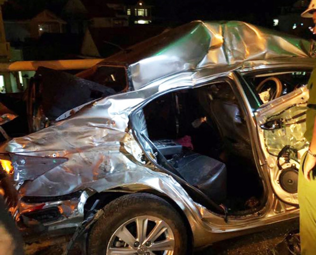 Vụ ô tô đối đầu xe tải: 5 nạn nhân thương vong cùng một gia đình