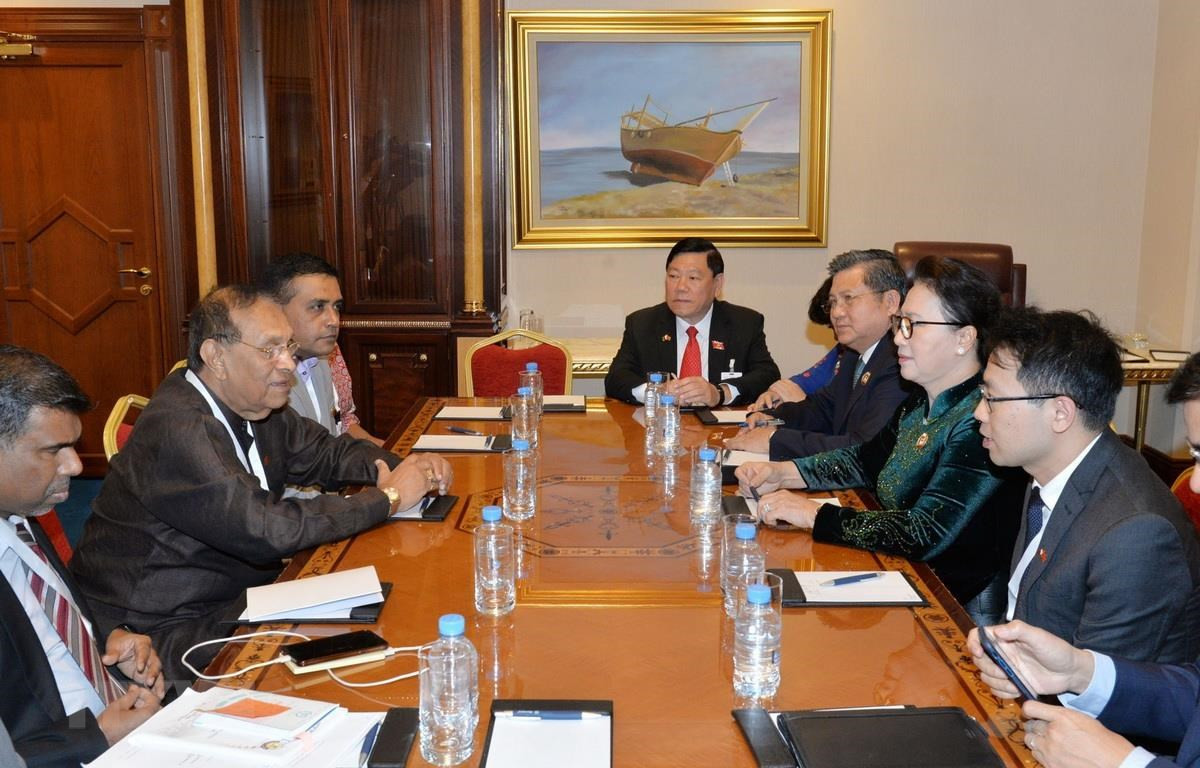 Chủ tịch Quốc hội Nguyễn Thị Kim Ngân hội kiến với lãnh đạo các nước bên lề IPU-140