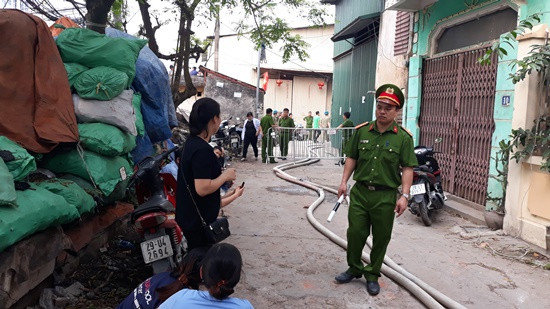 Hà Nội: Cháy 4 nhà xưởng lúc rạng sáng, nhiều người tử vong