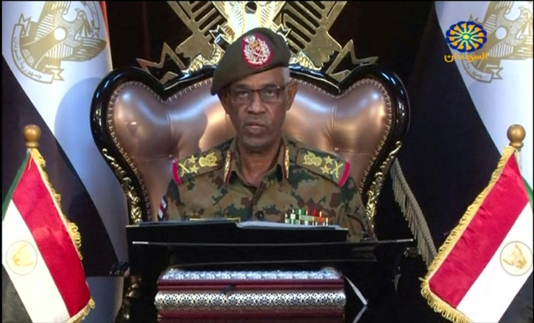Sudan: Bộ trưởng Quốc phòng tuyên bố từ chức sau đảo chính