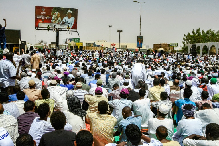Sudan: Bộ trưởng Quốc phòng tuyên bố từ chức sau đảo chính