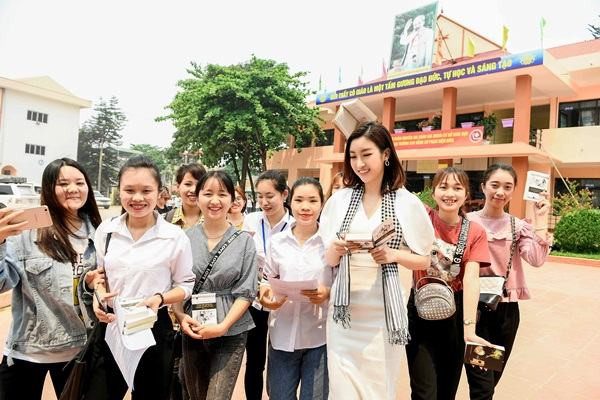 Diễn viên “Cả một đời ân oán” đọ sắc với Hoa hậu Ngọc Hân, Mỹ Linh
